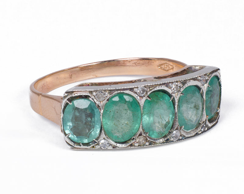 Fedina in oro 9k con smeraldi e diamantini - Antichità Galliera