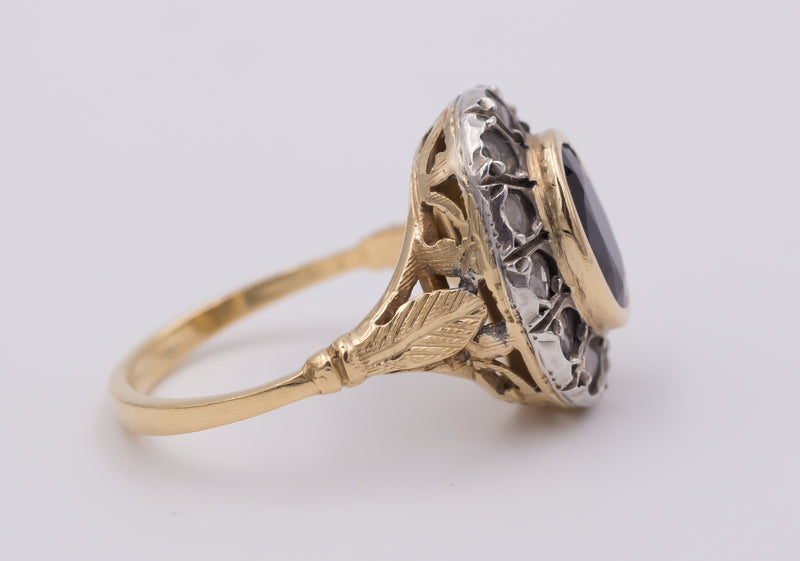Anello antico in oro e argento con zaffiro e rosette di diamante , 1920 circa