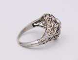 Art Decò Ring aus Weißgold mit Diamanten und Saphiren