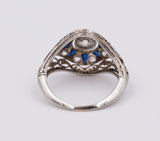 Art Decò Ring aus Weißgold mit Diamanten und Saphiren