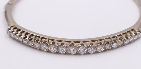 Bracelet en or blanc 18 carats avec diamants taillés en brillant pour un total de 1,85 ct