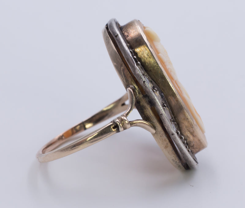 Anello Art Nouveau in oro 9K e argento con cammeo e diamanti di taglio rosetta, anni ‘10