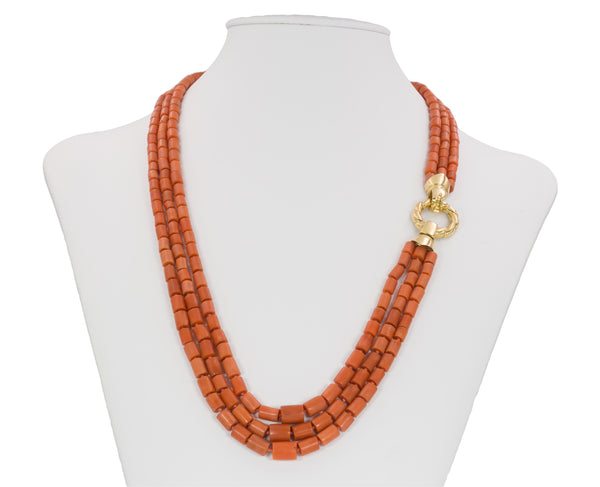 Vintage coral necklace with barrels with 18k gold susta, 1950s