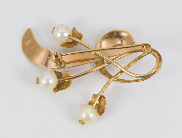 Vintage brooch in 18k gold with pearls. 50s