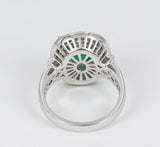 Vintage Weißgoldring mit Smaragd und Diamanten im Brillant- und Baguetteschliff