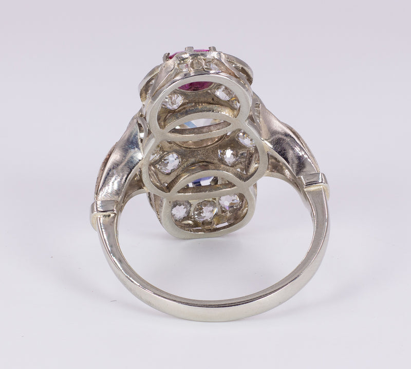 Anello antico in oro bianco 18K con 3ct di diamanti, rubino e zaffiro, anni '20/'30 - Antichità Galliera