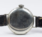 Reloj de pulsera plateado Trench de NWCo, principios del siglo XX