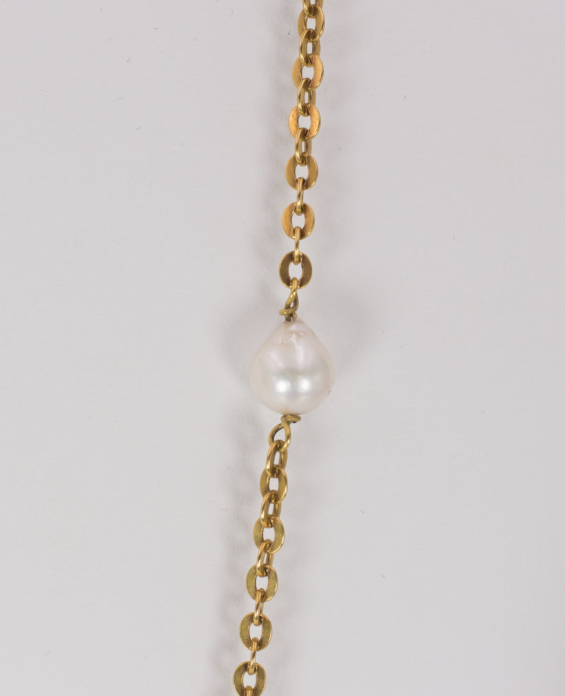 Vintage necklace in 18k gold with scaramazze pearls, 1960s