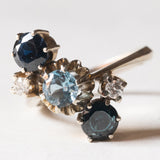 Vintage Ring aus 18 Karat Weißgold mit Aquamarin (ca. 0.50 ct), Saphiren (ca. 1 ctw) und Diamanten (ca. 0.12 ctw), 70er Jahre