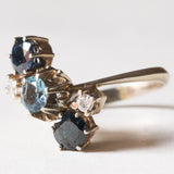 Vintage Ring aus 18 Karat Weißgold mit Aquamarin (ca. 0.50 ct), Saphiren (ca. 1 ctw) und Diamanten (ca. 0.12 ctw), 70er Jahre