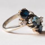 Vintage Ring aus 18 Karat Weißgold mit Aquamarin (ca. 0.50 ct), Saphiren (ca. 1 ctw) und Diamanten (ca. 0.12 ctw), 70er Jahre