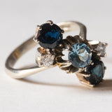 Vintage Ring aus 18 Karat Weißgold mit Aquamarin (ca. 0.50 ct), Saphiren (ca. 1 ctw) und Diamanten (ca. 0.12 ctw), 70er Jahre