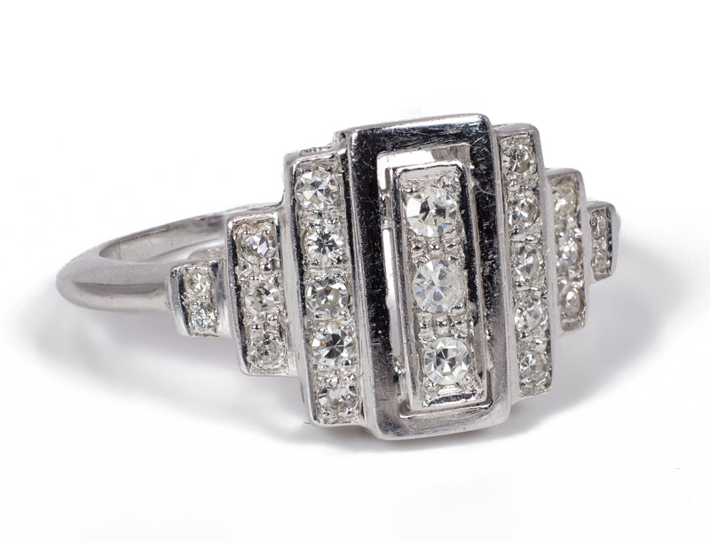 Vintage 9k white gold ring with brilliant cut diamonds, 1940s