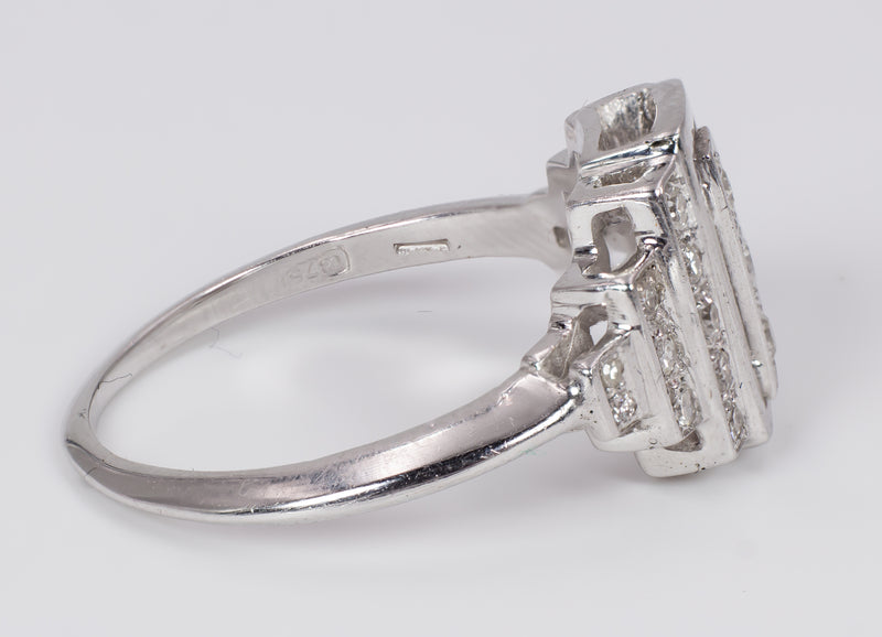 Vintage 9k white gold ring with brilliant cut diamonds, 1940s