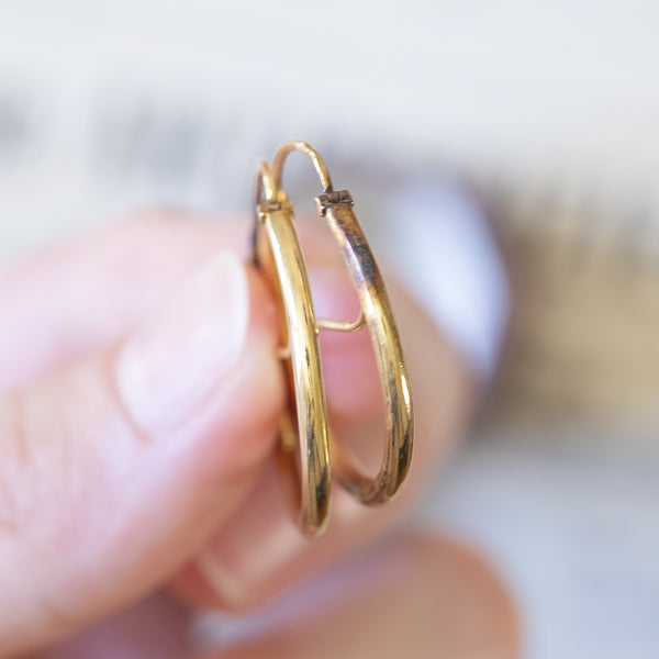 Vintage hoop earrings in 18K gold, 1970s