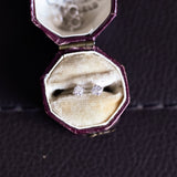 Lichtpunkt aus 18 Karat Weißgold mit Diamanten im Brillantschliff (0.15 ctw)