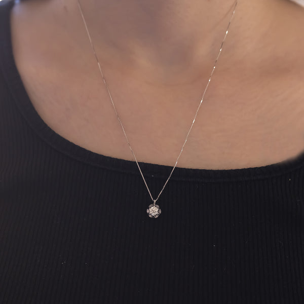 Point of light necklace in 18K white gold with 0.32ct old mine cut diamond