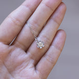 Collier point de lumière en or blanc 18 carats avec diamant taille ancienne mine 0.47ct