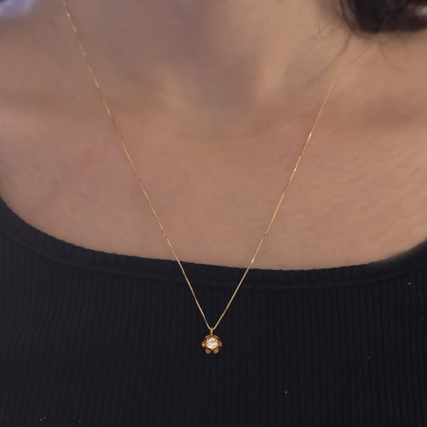 Point of light necklace in 18K yellow gold with 0.29 ct old cut diamond