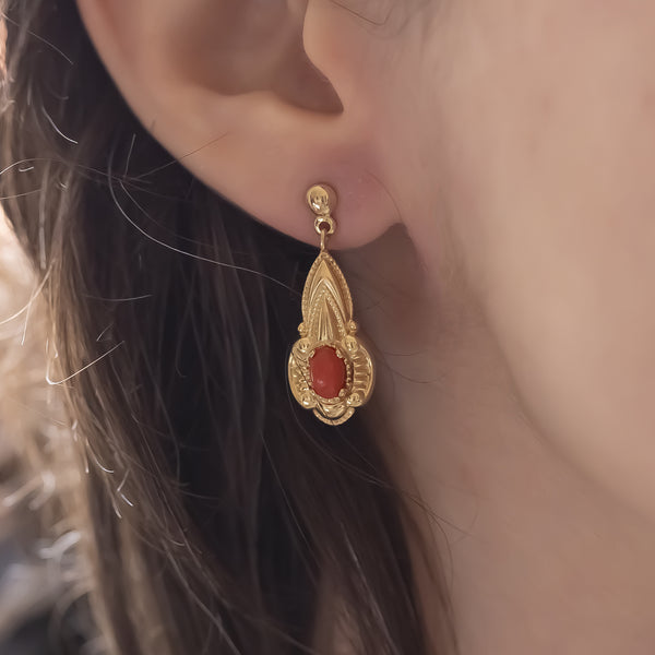 Vintage antique style earrings in 8K gold with corals