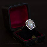 Anello vintage in oro bianco 14K con opale (5ct ca.) e diamanti (0.64ctw ca.), anni '70