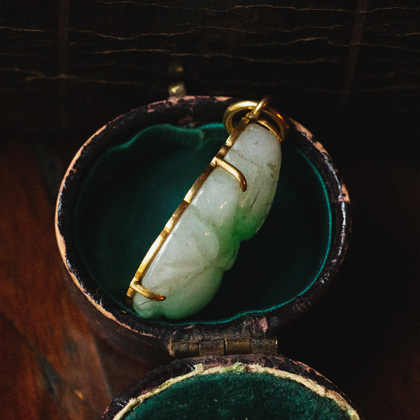 Vintage pendant in the shape of a Buddha in 18K gold and jade, 70s / 80s