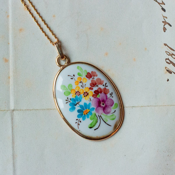 Vintage pendant in 18K gold and hand painted ceramic, 1970s