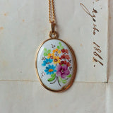 Vintage pendant in 18K gold and hand painted ceramic, 1970s