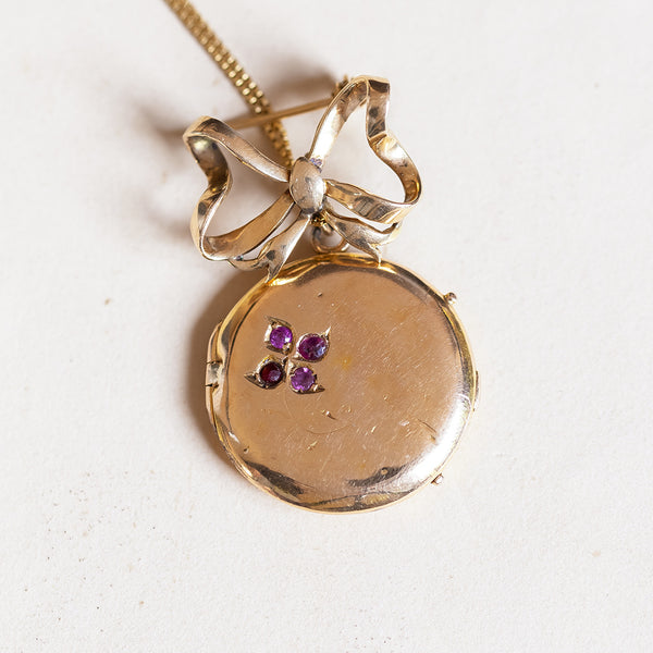 Pendentif photo ancien en or 18 carats avec rubis, 1940