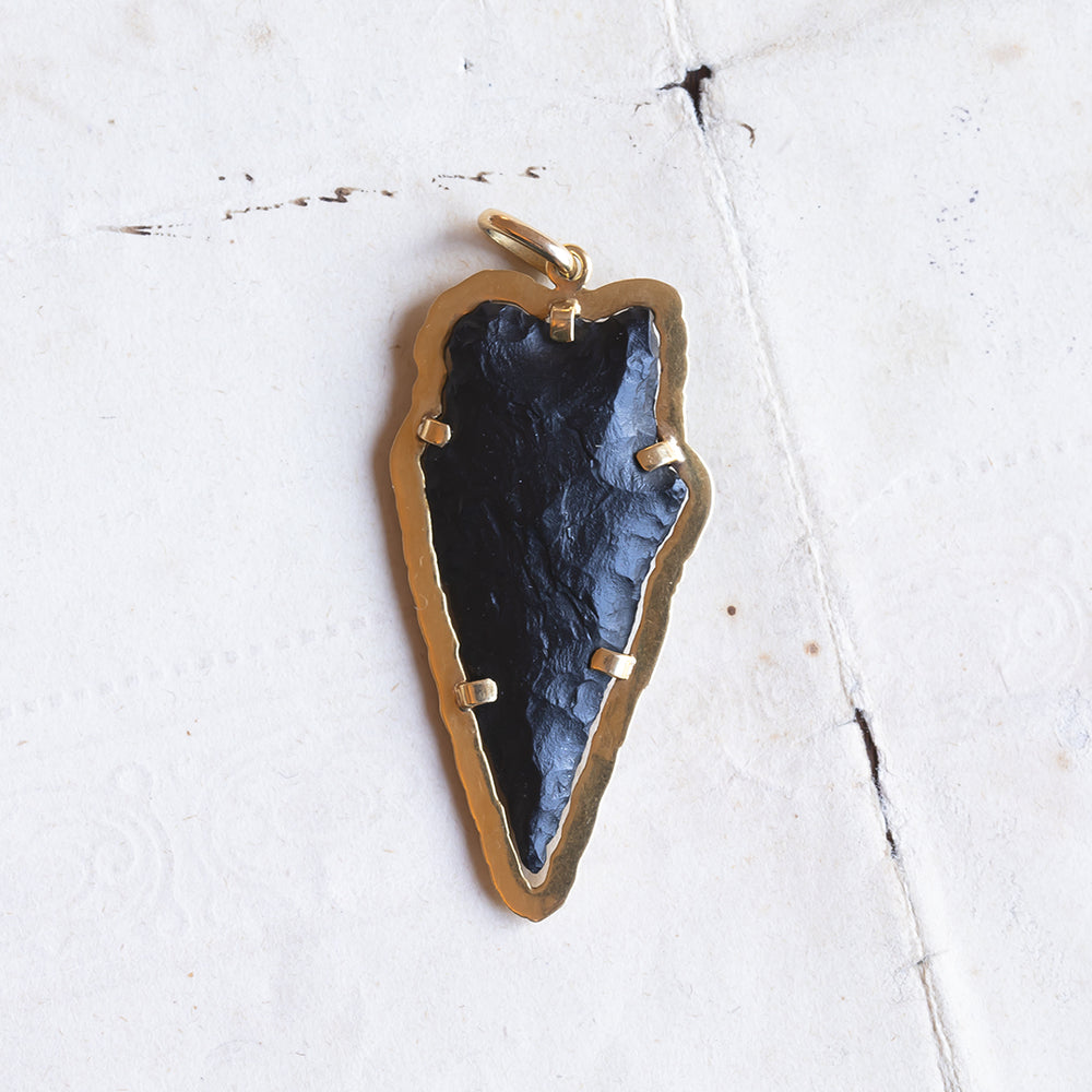 Iconic | Collana in pelle con punta di freccia argentata