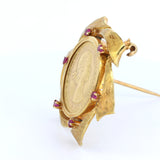 Vintage 18 Karat Gold Brosche mit 24 Karat Gold Britisches Pfund und Rubine. Ende der 60er Jahre