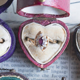 Anello vintage in oro 14K con rubino centrale e diamanti, anni '60