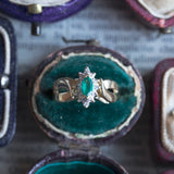 Anello vintage in oro 14K con pasta di vetro verde e diamanti, anni '70