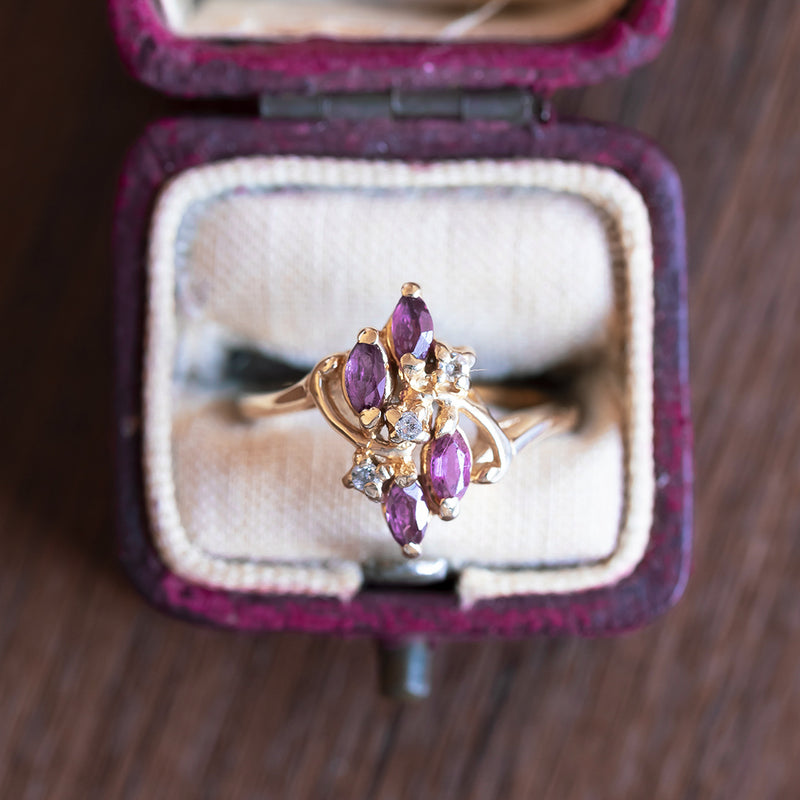 Anello vintage in oro 14K con rubini e diamanti, anni '50