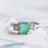 New 18K gold ring with emerald (1.57ct) and diamonds (0.15ctw)