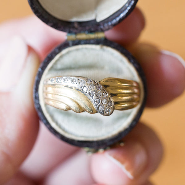 Vintage snake ring in 18K gold with diamonds (0.15ctw approx.), 60s / 70s