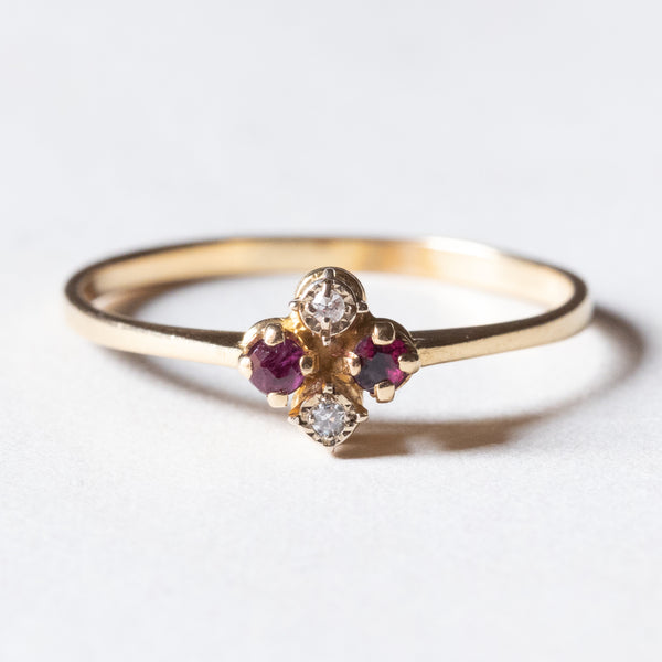 Anello vintage in oro 18K con rubini e diamanti, anni ‘80