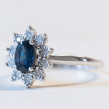 Vintage 18 Karat Weißgold Saphir (ca. 0.50 ct) und Diamanten (ca. 0.05 ctw) Gänseblümchenring, 60er Jahre