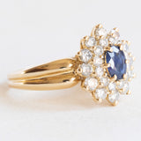 Anello vintage a margherita in oro giallo 18K con zaffiro (0.47ct ca.) e diamanti (0.84ctw ca.), anni ‘60