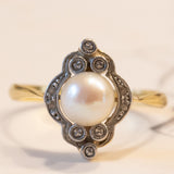 Anello antico in oro bianco 18K con perla e diamanti di taglio rosetta, anni ‘30