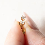 18 Karat Gelbgold-Ohrringe mit hellen Punkten und Diamanten im Brillantschliff (ca. 0.12 Karat)