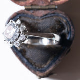 Vintage Gänseblümchenring aus 18 Karat Weißgold mit Diamanten (Mitte ca. 1.55 ct), 70er/80er Jahre