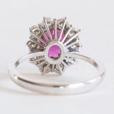 Vintage Ring aus 18 Karat Weißgold mit Rubinen (ca. 0.70 ct) und Diamanten (ca. 0.50 ctw), 60er/70er Jahre