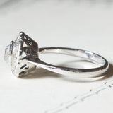 Vintage Gänseblümchenring aus 18 Karat Weißgold mit Diamanten (ca. 0.79 ctw), 50er Jahre
