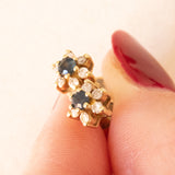 Vintage Gänseblümchen-Ohrringe aus 14 Karat Gelbgold mit Saphiren (ca. 0.10 Karat) und Diamanten (ca. 0.24 Karat), 60er/70er
