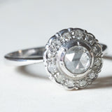 Vintage Gänseblümchenring aus 18 Karat Weißgold mit Diamanten (ca. 0.79 ctw), 50er Jahre