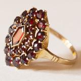 Los mit Vintage-Ring aus 10-karätigem Gold mit Granaten und Anhänger aus 8-karätigem Gold mit Granaten und Perle, 60er/70er Jahre