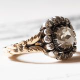 Vintage-Ring im antiken Stil aus 18 Karat Gold und Silber mit einem zentralen Diamanten im Rosenschliff (ca. 2.20 ct) und Diamanten im Rosettenschliff