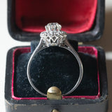 Vintage Gänseblümchenring aus 18 Karat Weißgold mit Diamanten (ca. 0.86 ctw), 70er Jahre