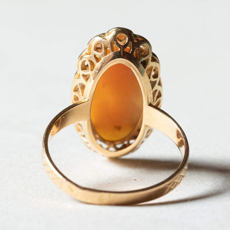 Anello vintage in oro 18K con cammeo su conchiglia, anni ‘50/‘60